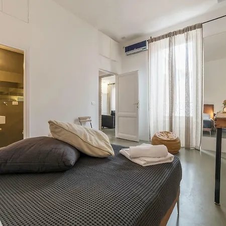 Apartment Iflat Amedeo Industrial Loft Rom